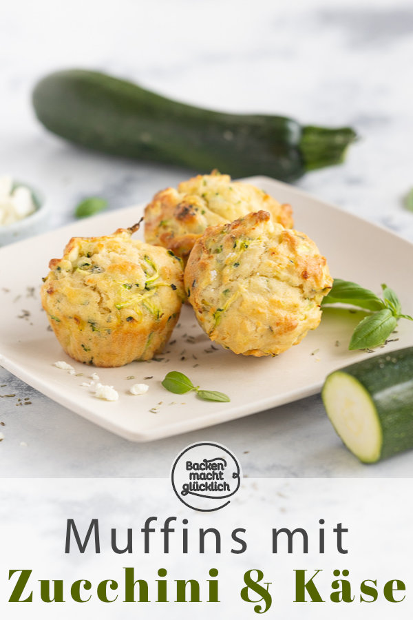 Herzhafte Zucchini-Muffins mit Feta und Kräutern: der perfekte pikante Snack, für Partys oder fürs Büro. Schmeckt auch Kindern!