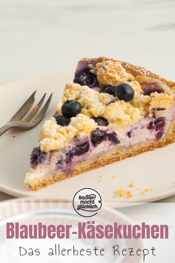 Sommerlicher Käsekuchen mit Blaubeeren bzw. Heidelbeeren: Kommt immer gut an! Nur ein Teig für Boden und Streusel.