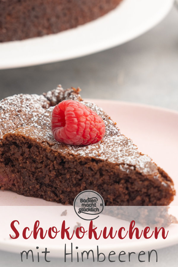 Saftiger Schokokuchen mit Himbeeren und Rührteig: schnell und einfach. Diesen Himbeer-Schoko-Kuchen müsst ihr testen.