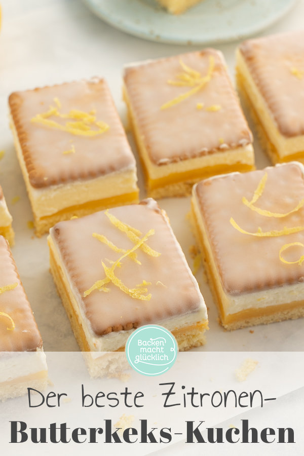 Himmlischer Butterkekskuchen mit Zitronencreme und Sahne. Dieser Blechkuchen kommt immer gut an! Perfekt für Geburtstage und Partys.