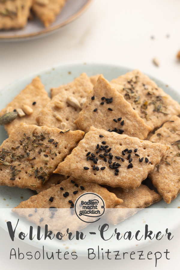 Schnelle gesunde Vollkorn-Cracker aus 3 Zutaten: einfach, knusprig, vegan, vollwertig, zuckerfrei.