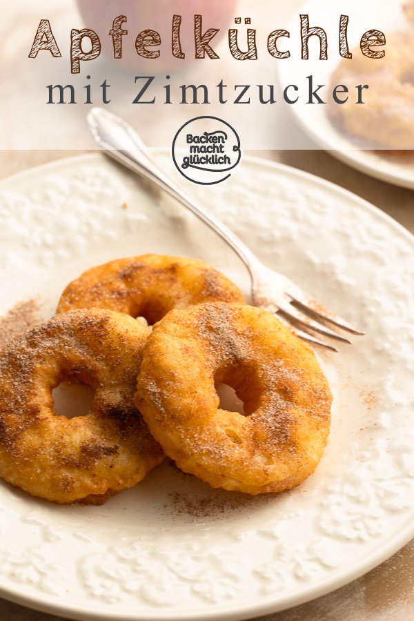 Omas Apfelküchle sind ein echter Süßspeisen-Klassiker für die ganze Familie. Mit unserem Rezept gelingen sie garantiert!