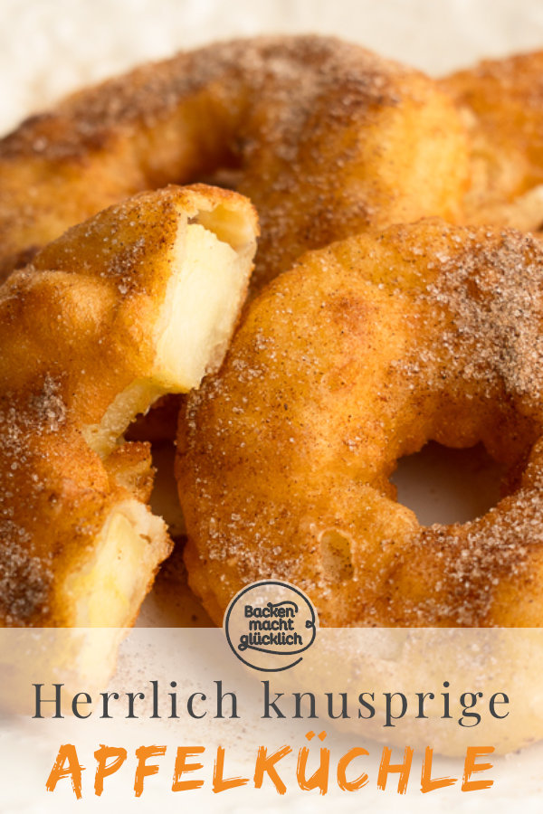 Omas Apfelküchle sind ein echter Süßspeisen-Klassiker für die ganze Familie. Mit unserem Rezept gelingen sie garantiert!