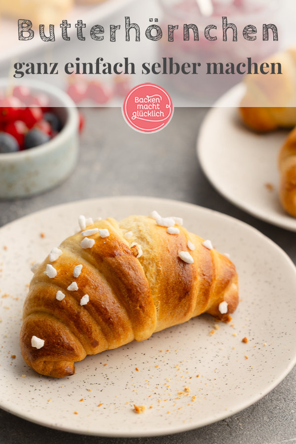 Die perfekten Frühstückshörnchen wie vom Bäcker: fluffig, soft, saftig, lecker, und trotz Hefeteig super schnell gemacht.