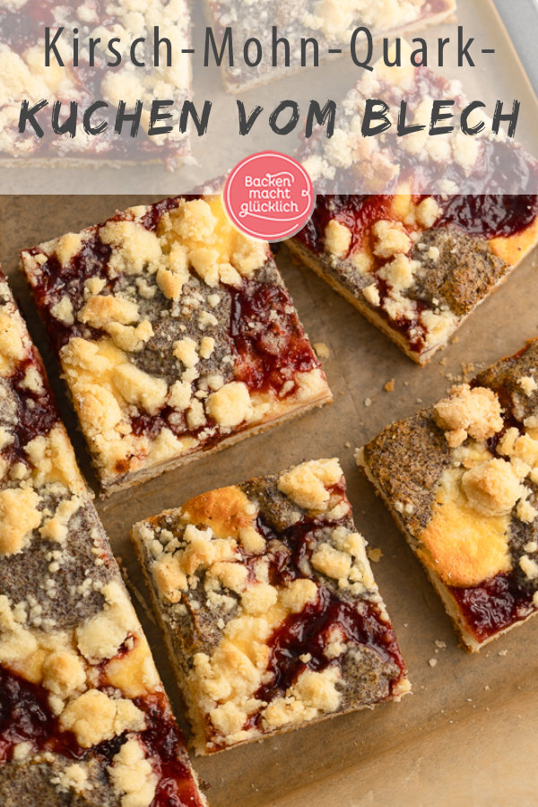Himmlischer Kleckskuchen vom Blech mit fluffigem Hefeteig, Quarkcreme, Mohn, Streuseln und Marmelade.