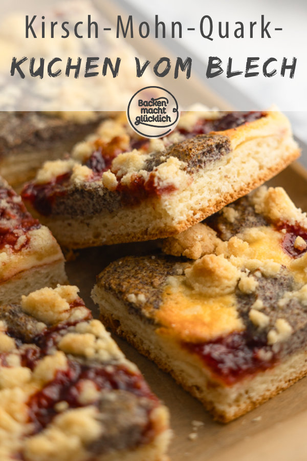 Himmlischer Kleckskuchen vom Blech mit fluffigem Hefeteig, Quarkcreme, Mohn, Streuseln und Marmelade.