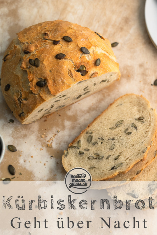 Einfaches Rezept für Kürbiskernbrot mit wenig Hefe ✓ Tolle Kruste ✓ nur 5 Zutaten ✓ Über-Nacht-Gare möglich