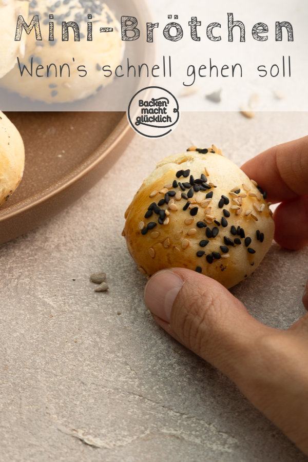 Einfaches Rezept für einfache Minibrötchen ohne lange Gehzeit. Nur Standardzutaten. Perfekt für Brunch, Partys, Buffets und Co