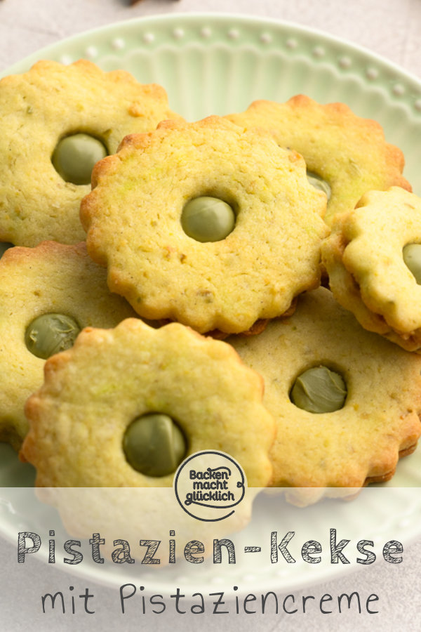 Feine Plätzchen mit Pistazien im Teig und in der Füllung. Eine tolle Abwechslung für euren Weihnachtsteller!