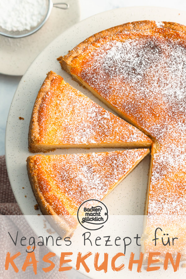 Knusprig-mürber Boden, cremiger Belag: Kaum zu glauben, dass dieser Käsekuchen vegan ist! Unser einfaches Rezept werdet ihr lieben ♥