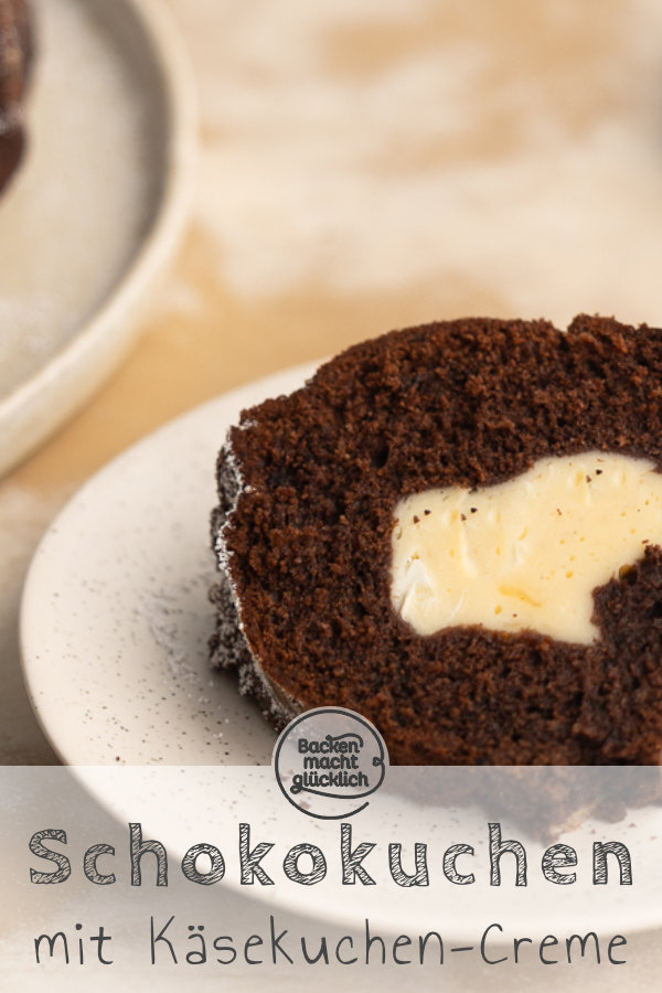 Einfacher saftiger Schokokuchen mit Käsekuchen-Füllung: Himmlisch lecker & mit tollem Überraschungseffekt beim Anschneiden!