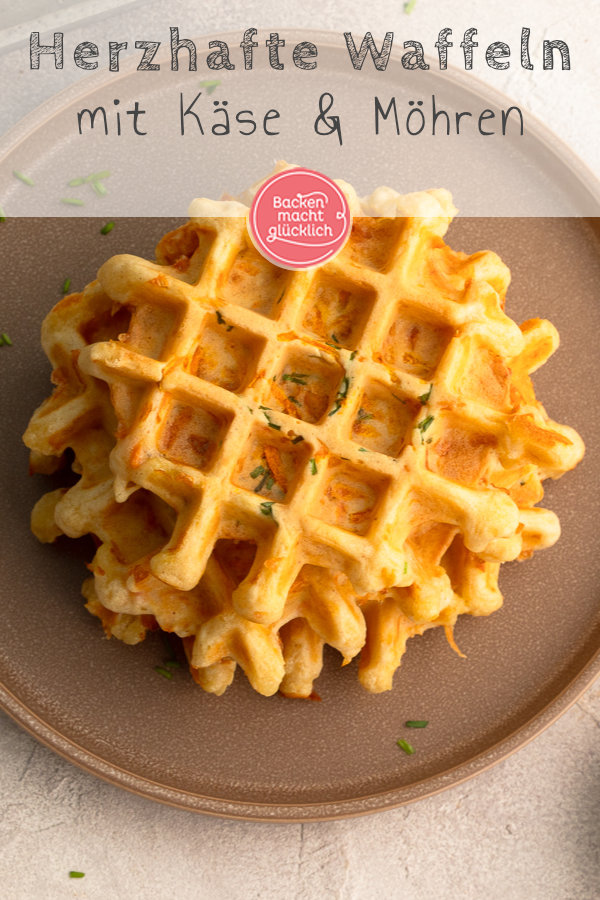 Schnelle pikante Waffeln mit Karotten, die außen schön knusprig und innen saftig werden.