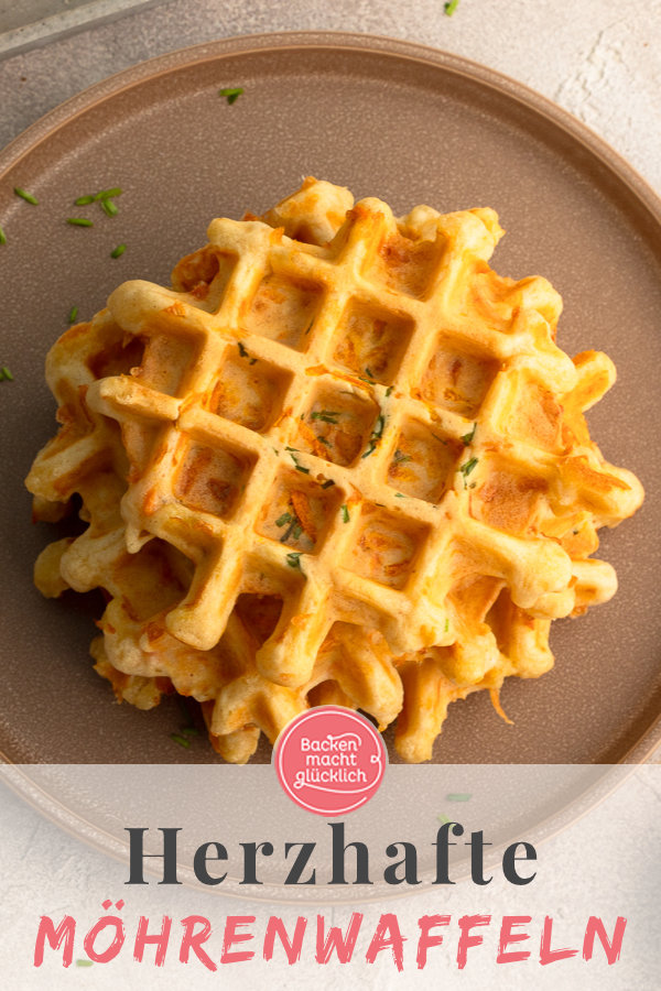 Schnelle pikante Waffeln mit Karotten, die außen schön knusprig und innen saftig werden.