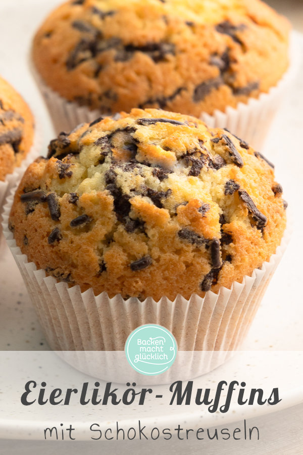 Einfaches Rezept für Omas klassische Eierlikörmuffins mit Öl und Schokolade: Kommen immer gut an!