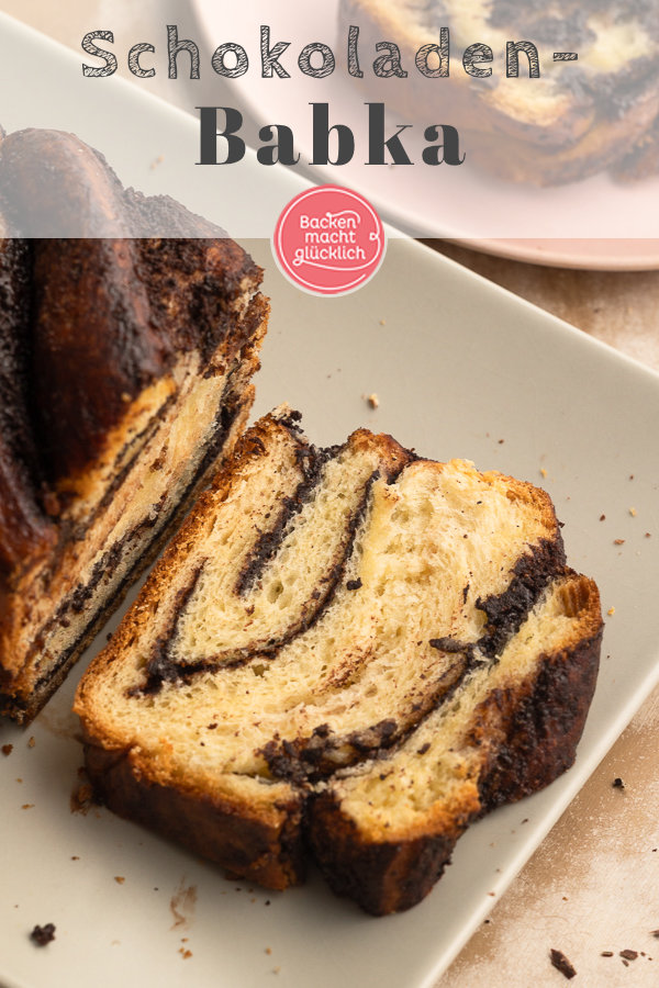 Diese Babka mit Schokoladenfüllung und Hefeteig wird herrlich flaumig - ohne Übernachtgare und komplizierte Schritte