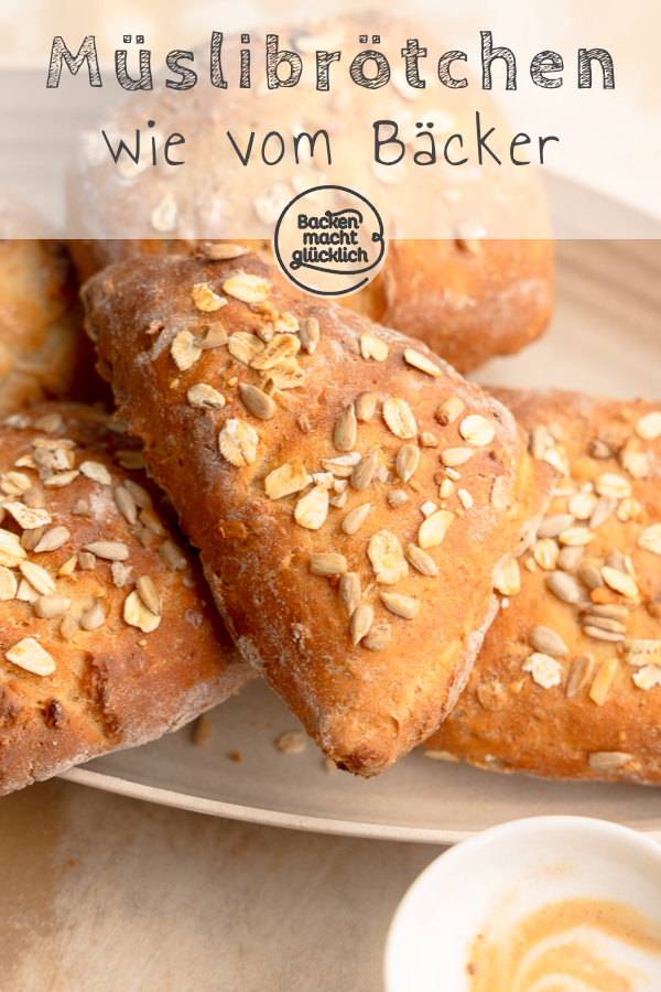 Einfaches Rezept für kernige, saftige Müslibrötchen aus Hefeteig