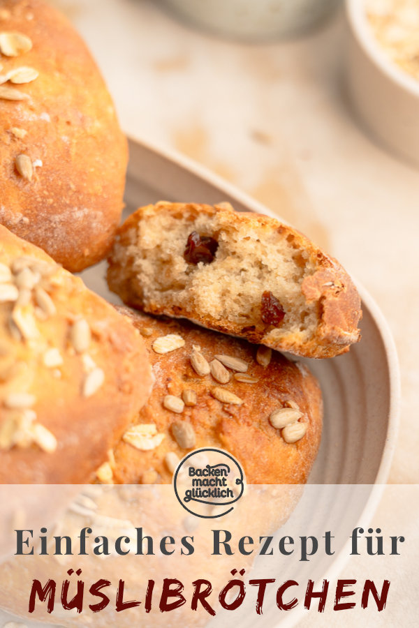 Einfaches Rezept für kernige, saftige Müslibrötchen aus Hefeteig