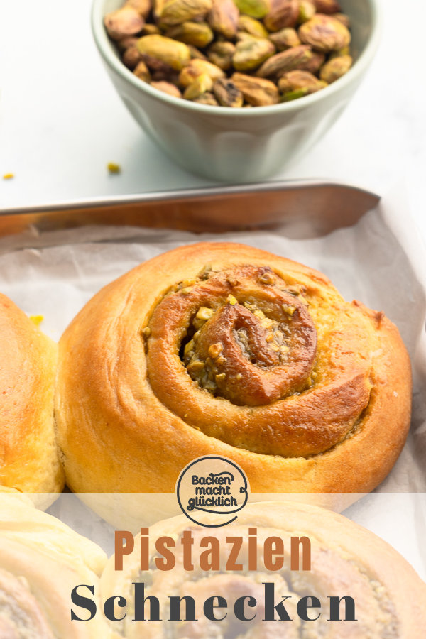 Trendige Luxus-Variante klassischer Hefeschnecken mit cremiger Pistazienfüllung