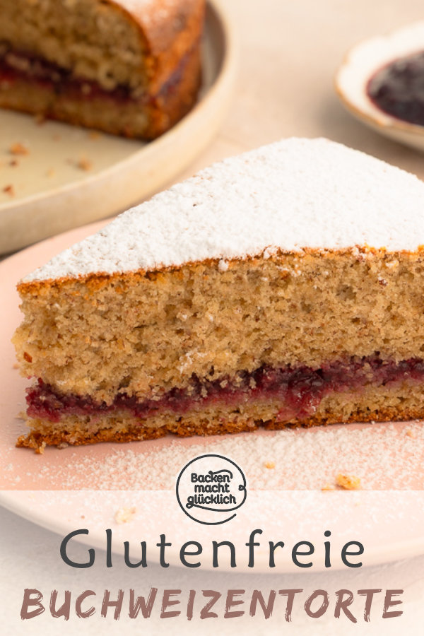 Klassische Südtiroler Buchweizentorte mit Preiselbeeren: Mit diesem Rezept wird sie herrlich saftig, nussig und glutenfrei.