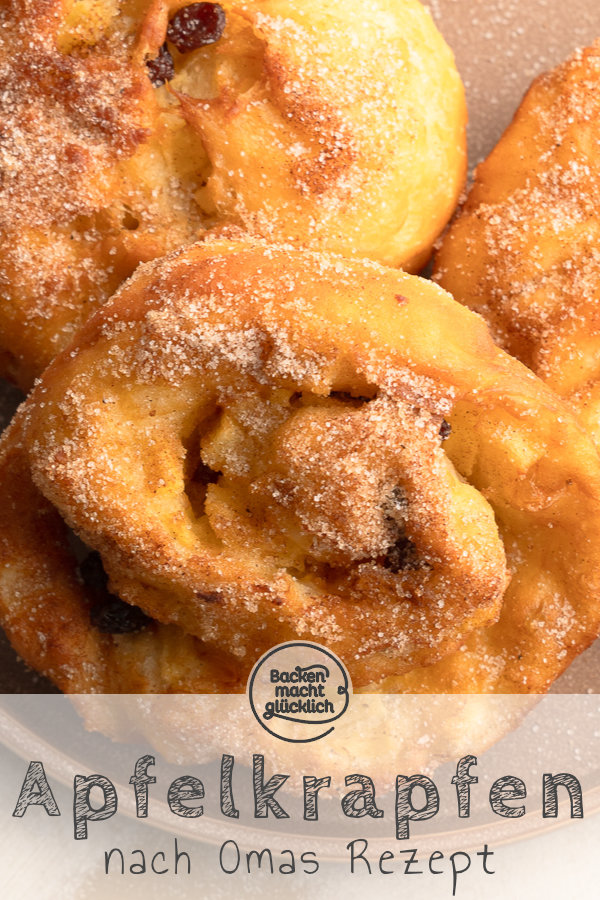 Ausgebackene bayerische Apfelkrapfen nach Omas Rezept. Eine Süßspeise für die Seele!